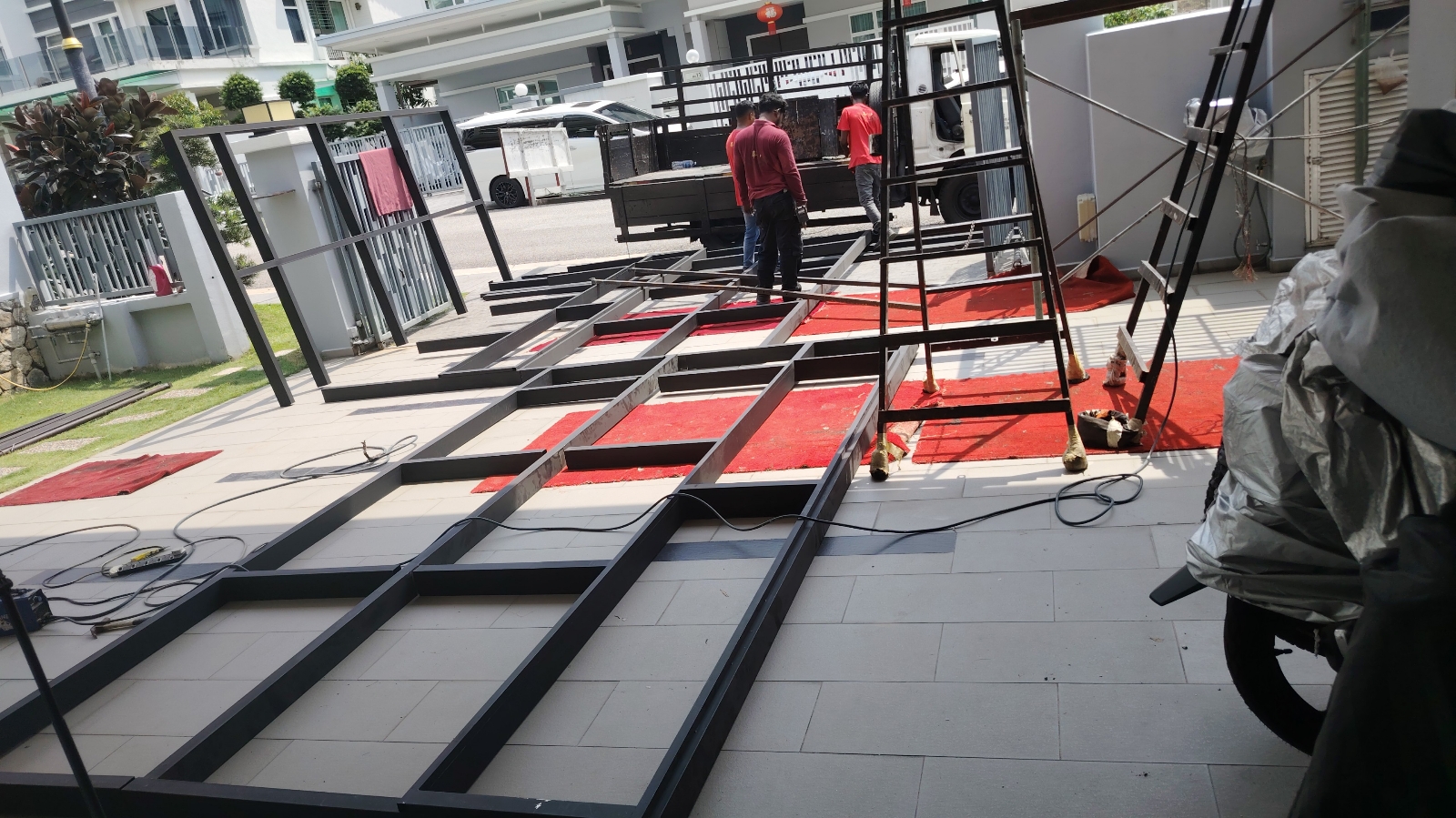 Supply &amp; Install Mild Steel Ceiling Strip Aluminium Awning At Tropicana Cheras 