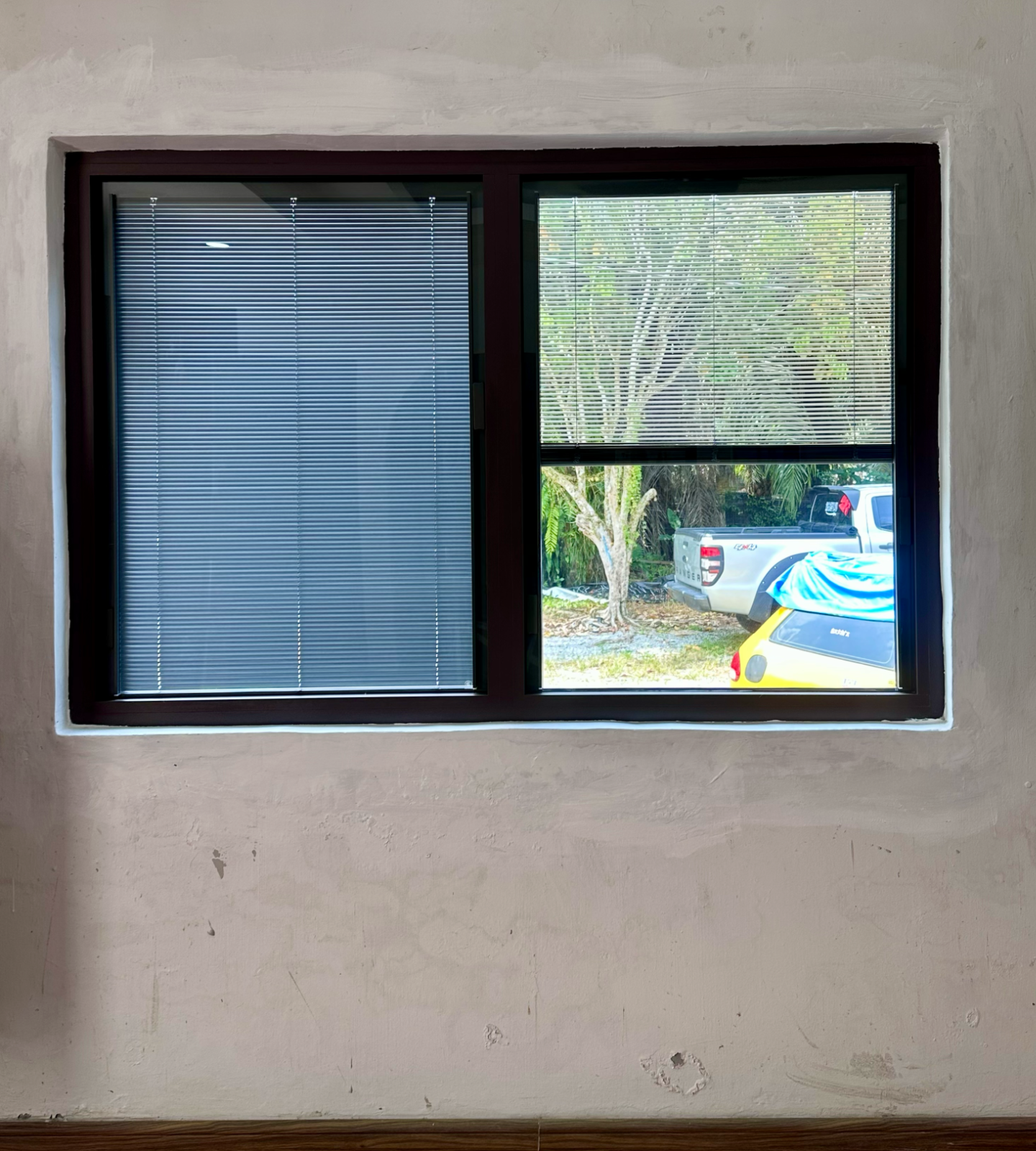 HX50 System Window - Fixed Panel With Built - In Louvers