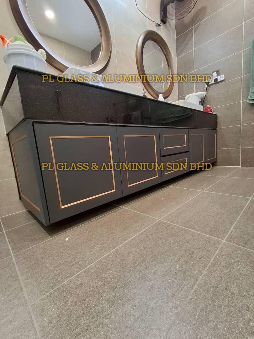 Aluminium Vanity & Glass Mirror
