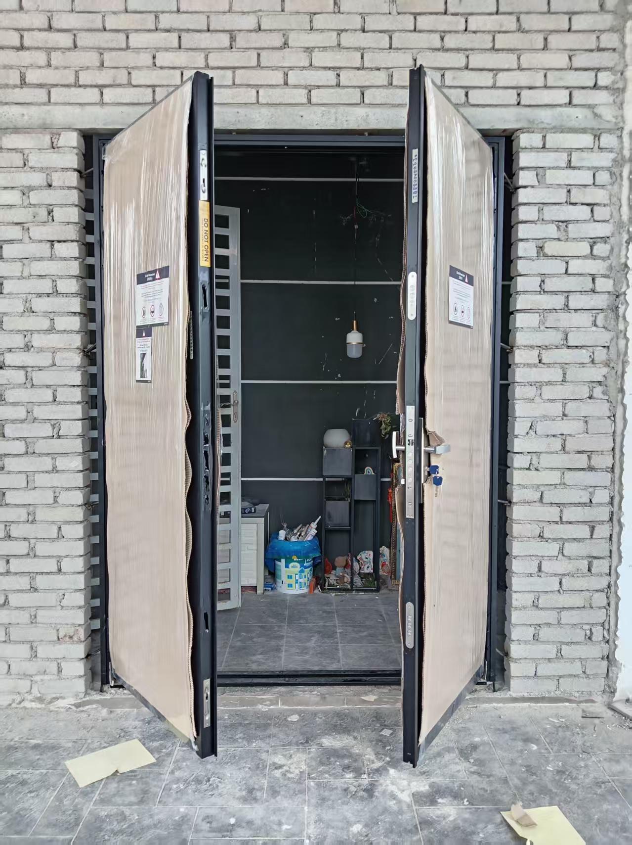 DT912 Size: 6 X 8 Ft  ST001 Size 3 X 7 Ft  Location: Fairfield Villa, Yarra Park