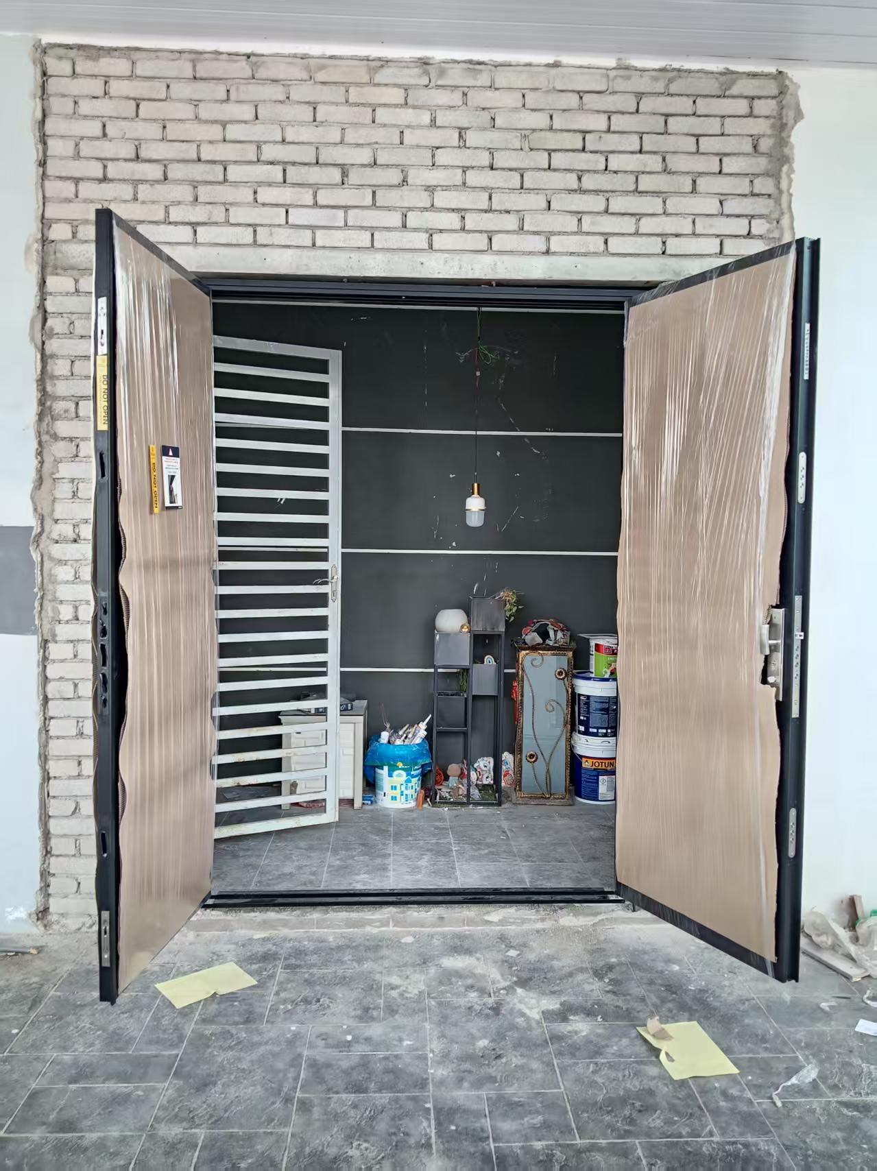 DT912 Size: 6 X 8 Ft  ST001 Size 3 X 7 Ft  Location: Fairfield Villa, Yarra Park
