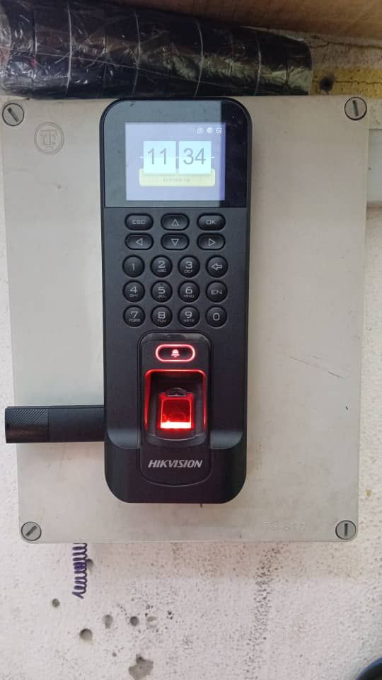 Hikvision Thumprint Access Control 