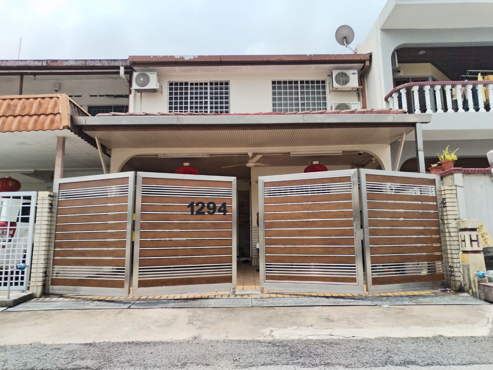 Trackless Aluminum Auto Gate Installation Work Damansara | Malaysia 
