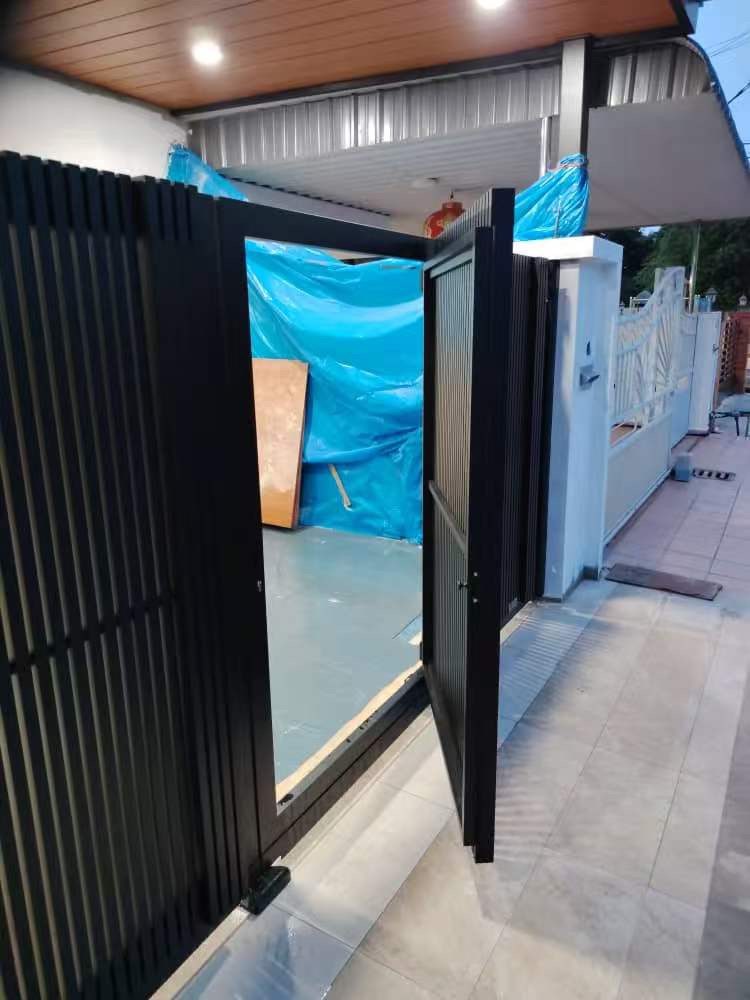 Delux UniGate X-28 Design Size: 16 X 6 Ft   Location: Kampung Bagan Ajam, Butterworth