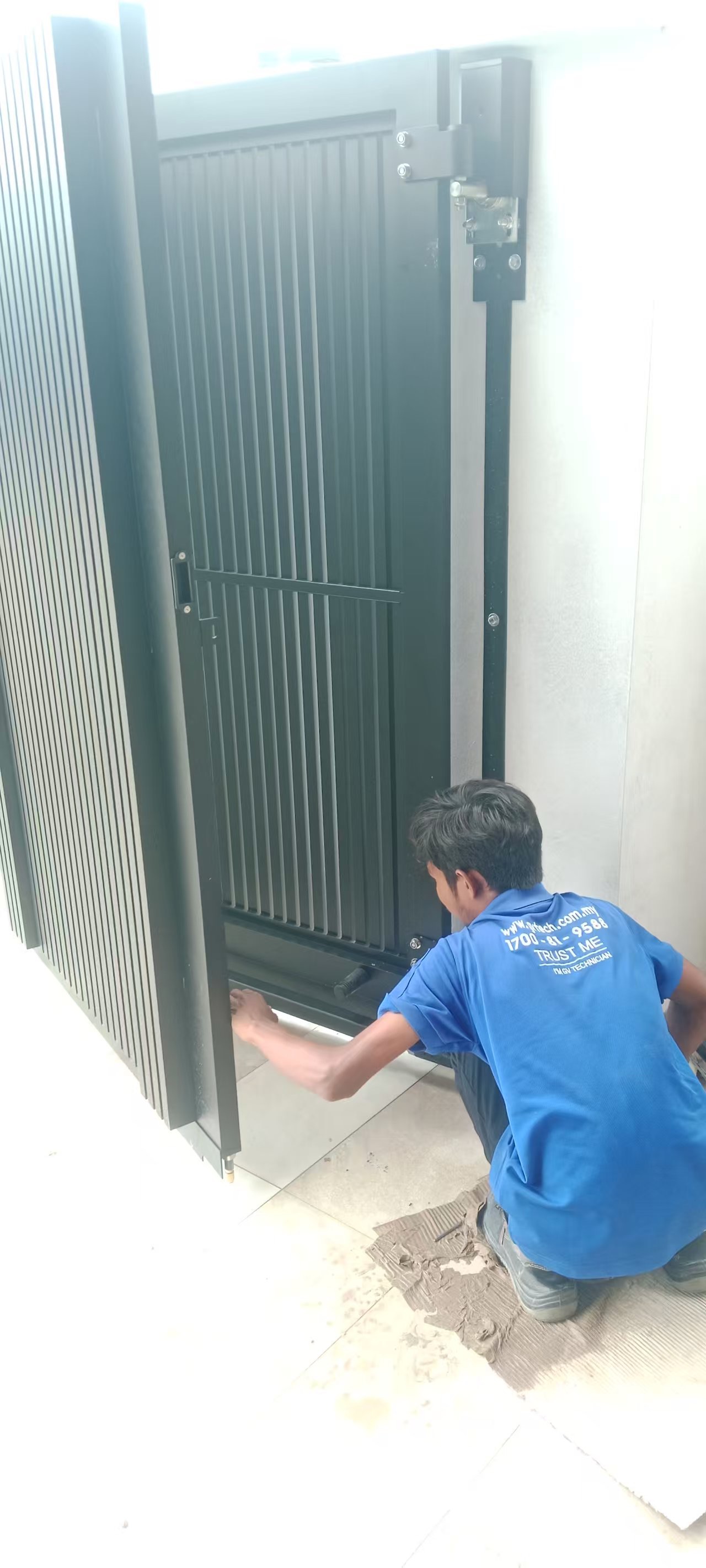 Delux UniGate X-28 Design Size: 16 X 6 Ft   Location: Kampung Bagan Ajam, Butterworth