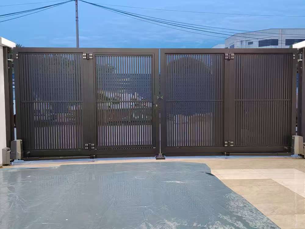 Delux UniGate X-28 Design Size: 16 X 6 Ft   Location: Kampung Bagan Ajam, Butterworth