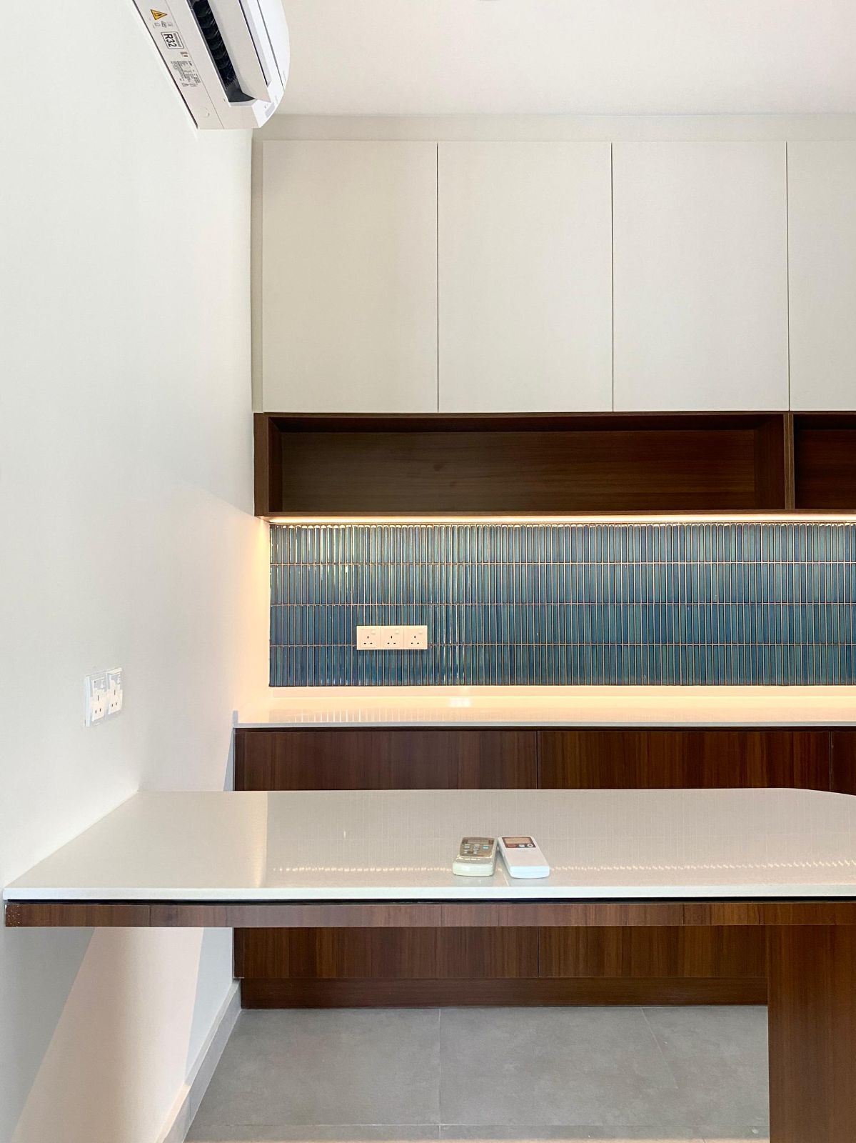 Dry kitchen design - island