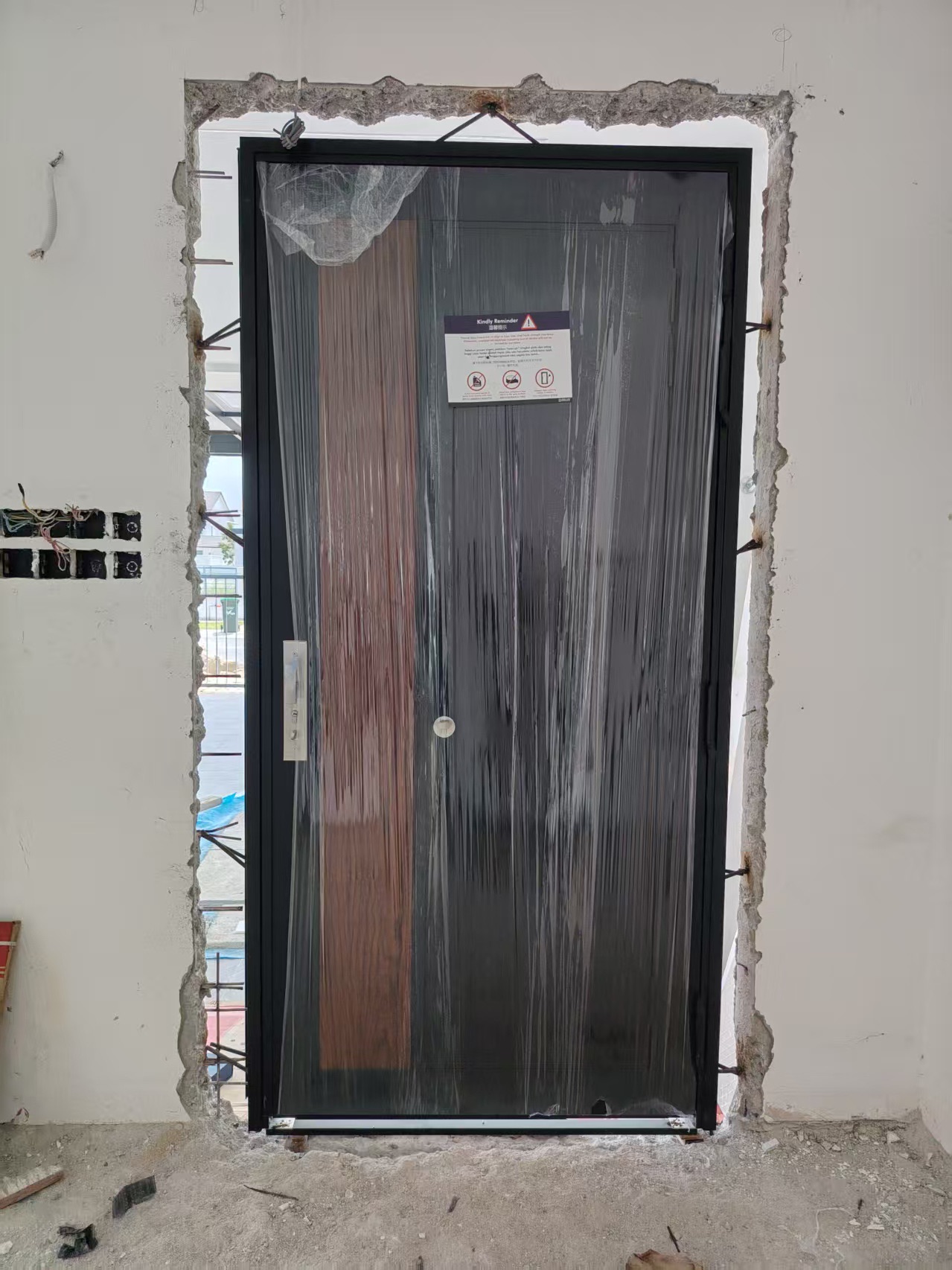 DT601 Size 4 X 8 Ft DT901 Size 3 X 7 Ft  Location: Bukit Banyan