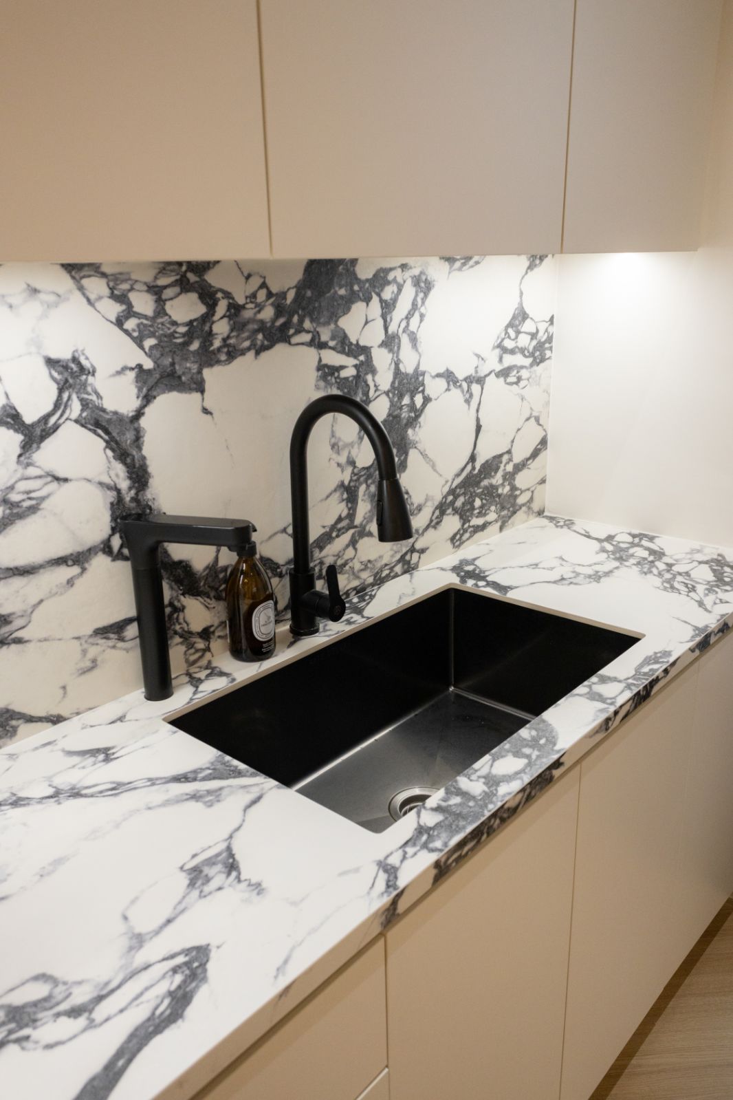 Direct Factory Custom Marble Kitchen Countertop And Black Sink Integration In Klang Valley