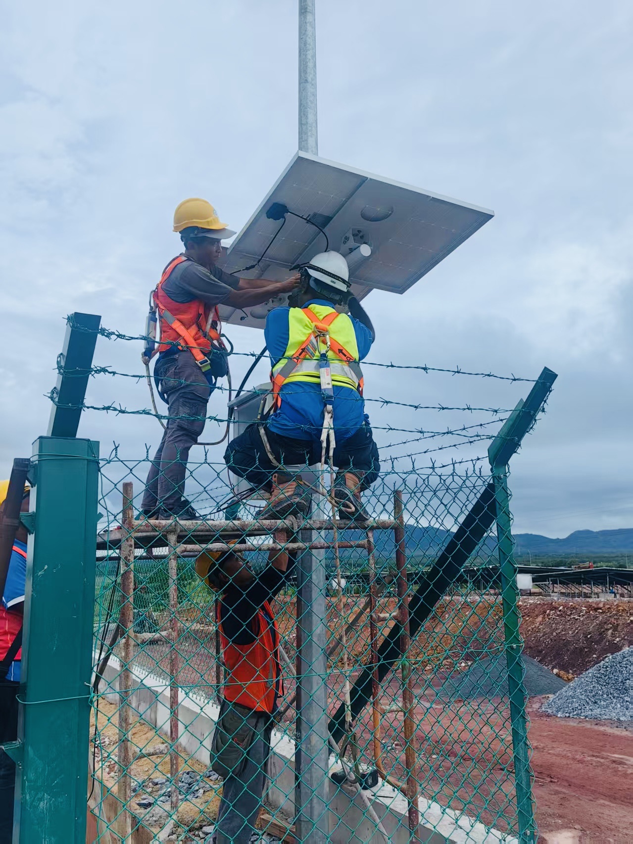 Solar Wireless Camera System @ Bukit Kayu Hitam