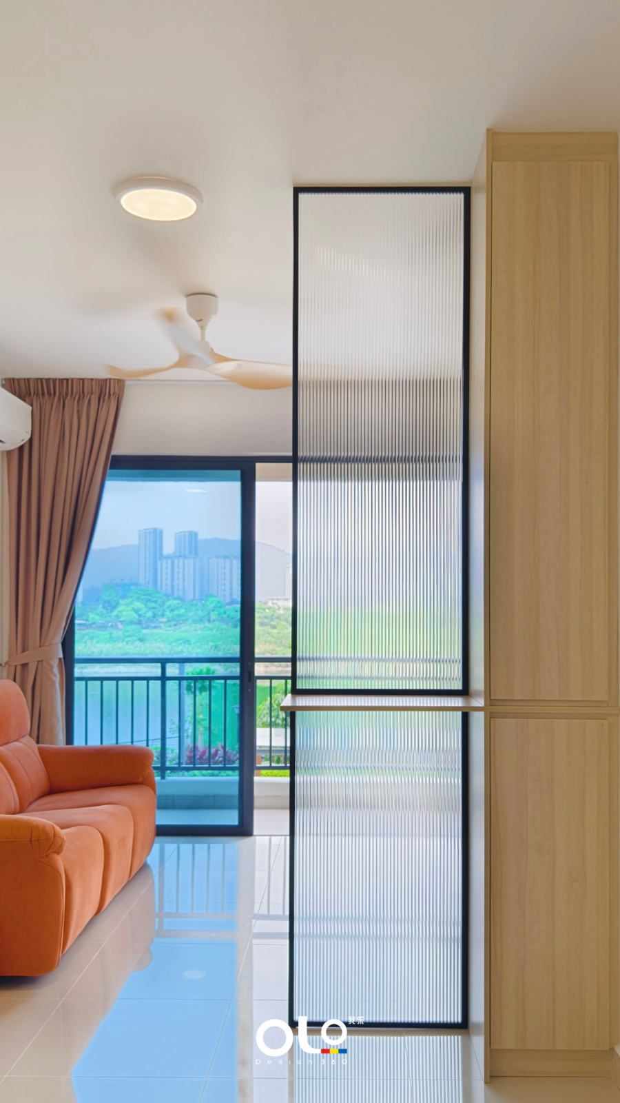Living Room Divider, Fluted Glass Partition