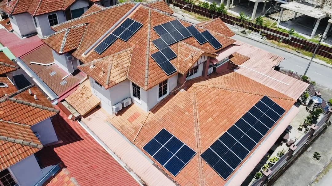 Solar System 17.01 KWp  Total 27 Solar Panel + Hoymiles Inverter 