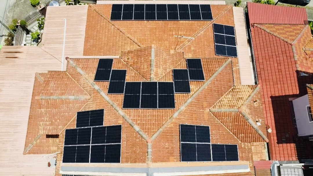 Solar System 17.01 KWp  Total 27 Solar Panel + Hoymiles Inverter 