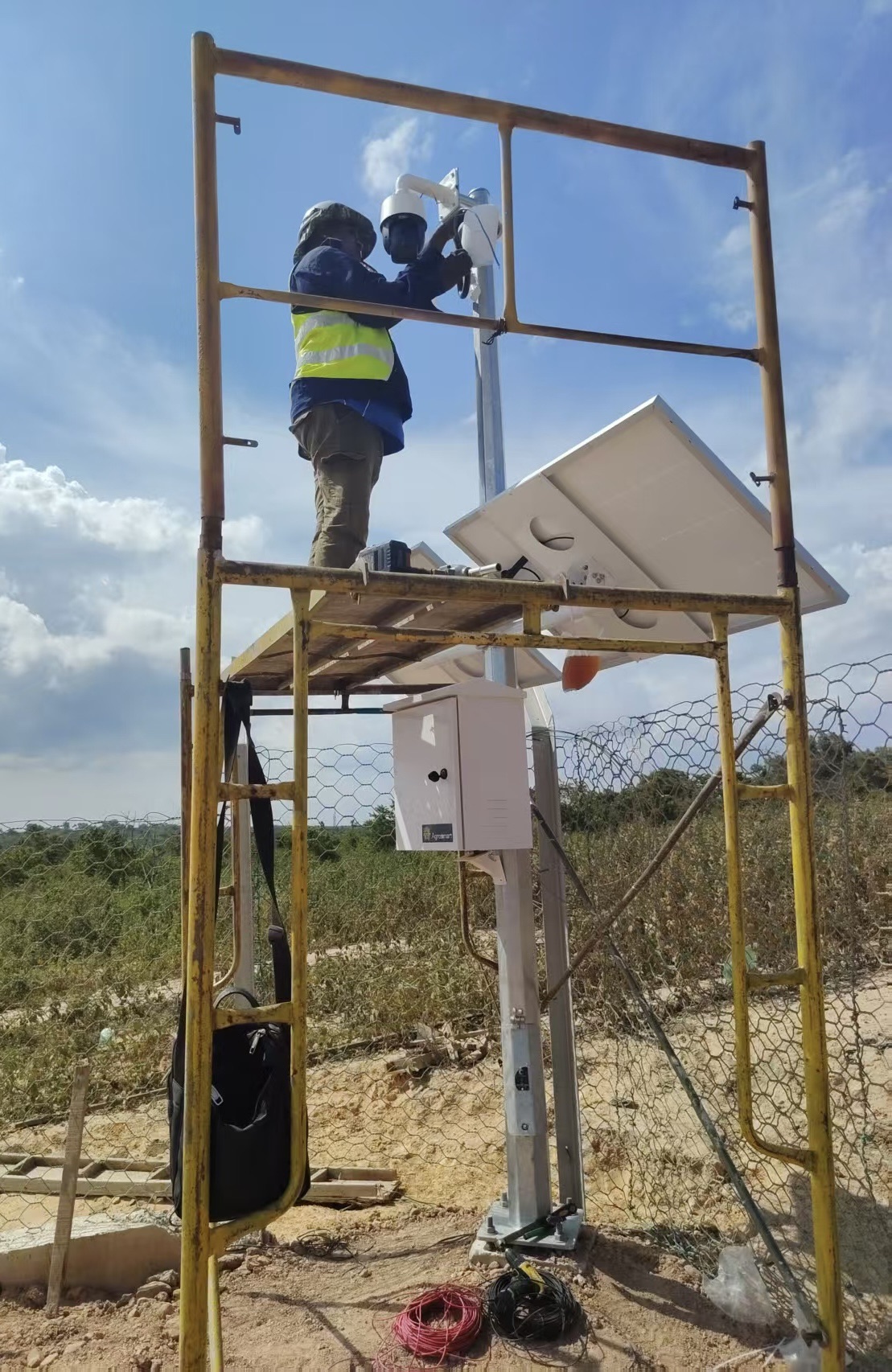 Solar Long-Range Wireless CCTV System