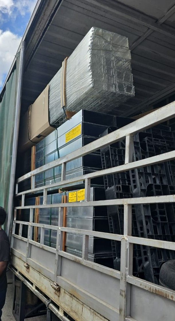Another load out the door 🚚 HDG metal trunking + wire mesh cable trays, heading to site. Bulk project supply — T.E. Electric, Johor Bahru