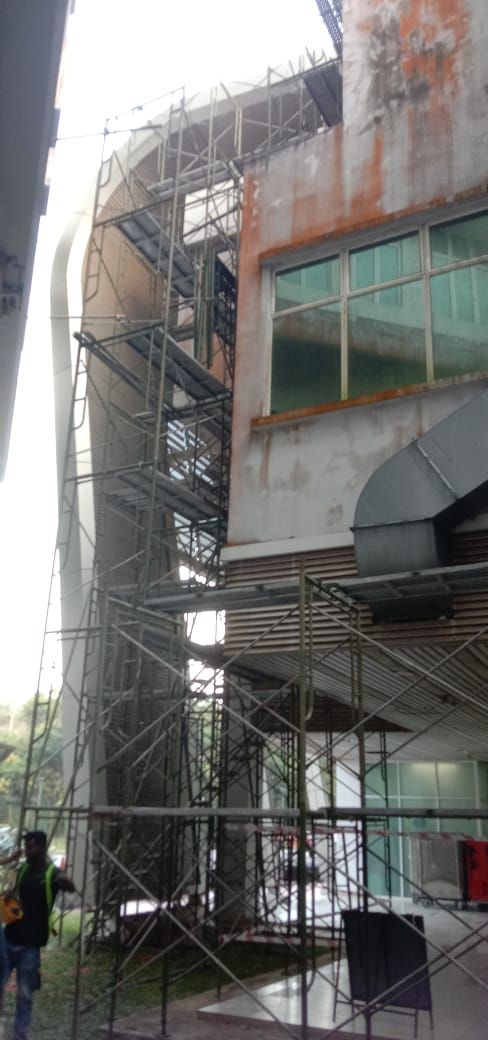 Working platform by scaffolding 