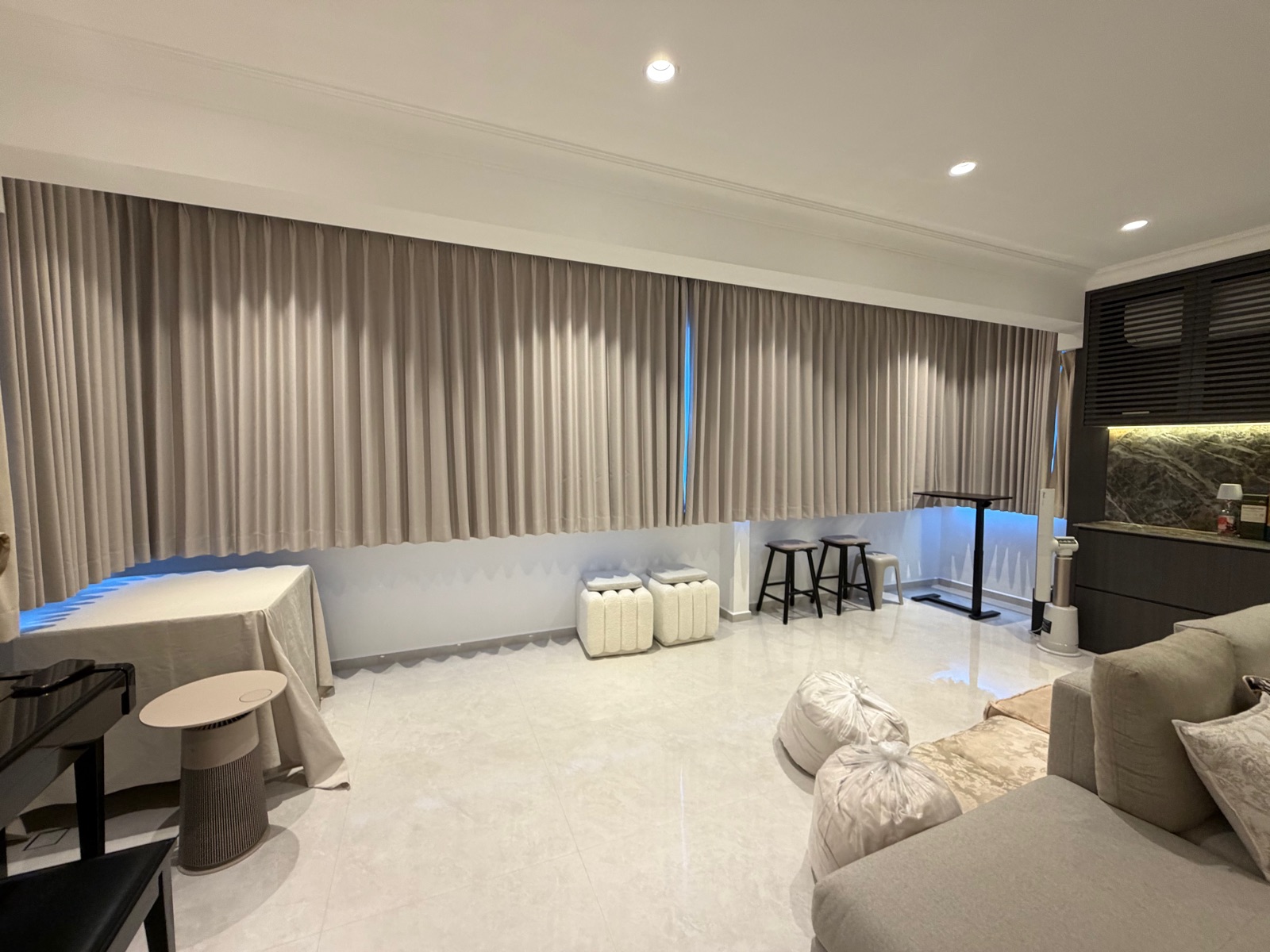 Sg Curtain