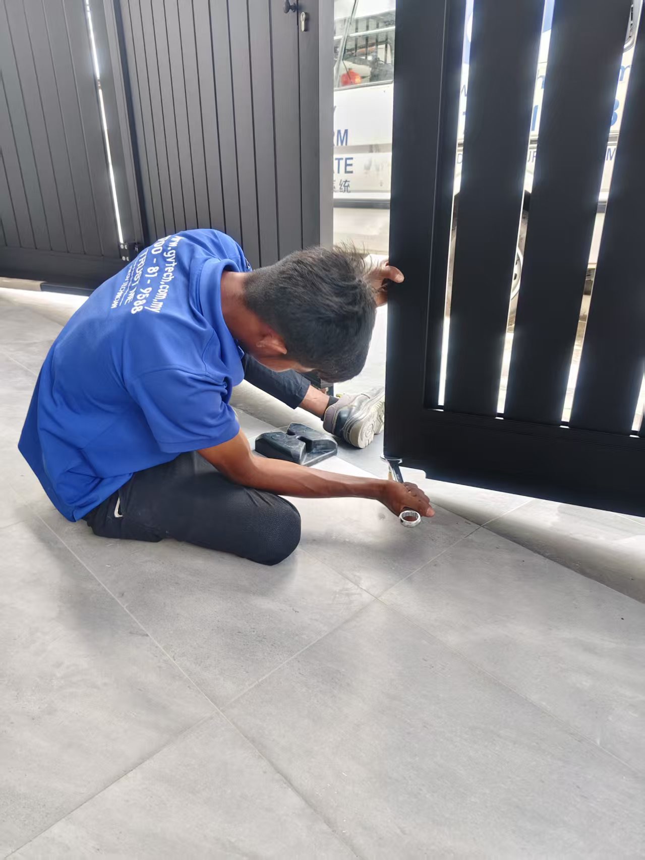 Delux X-Line 1 Design Size: 20 X 6 Ft   Location: Taman Intan Setia