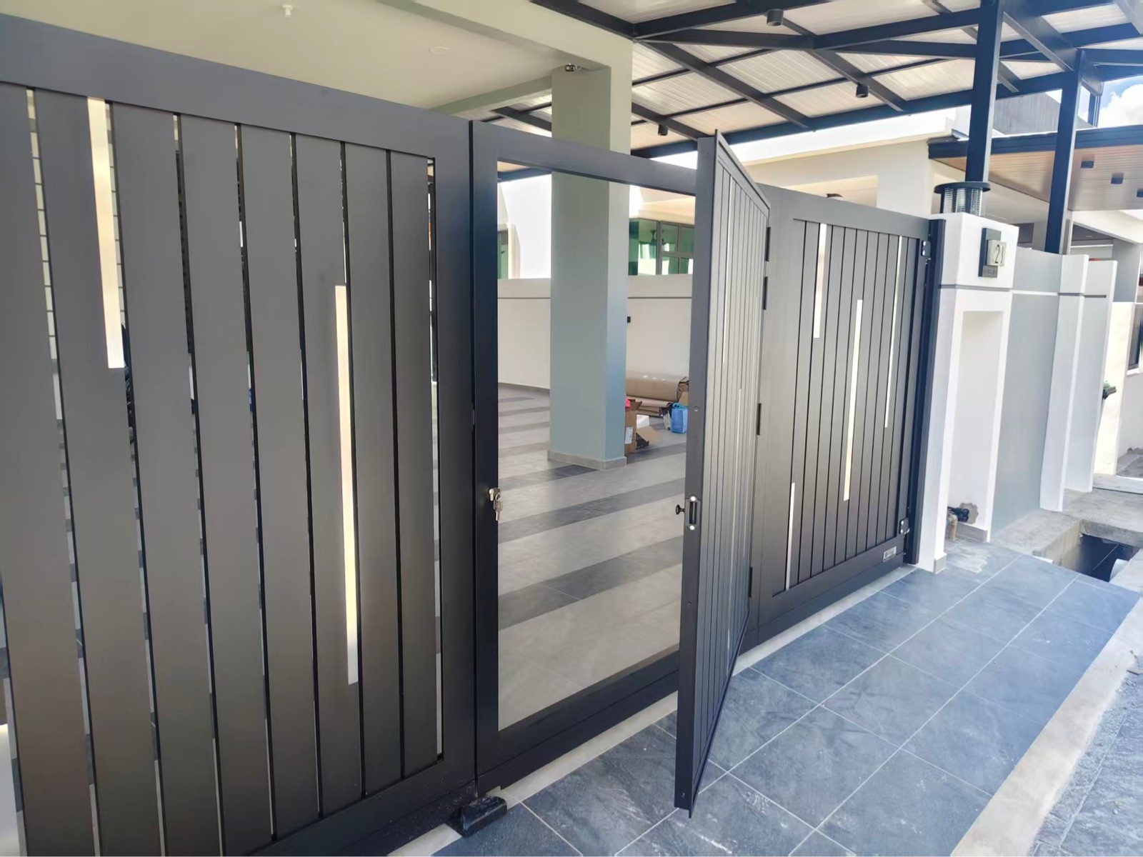 Delux X-Line 1 Design Size: 20 x 6 ft   Location: Taman Intan Setia