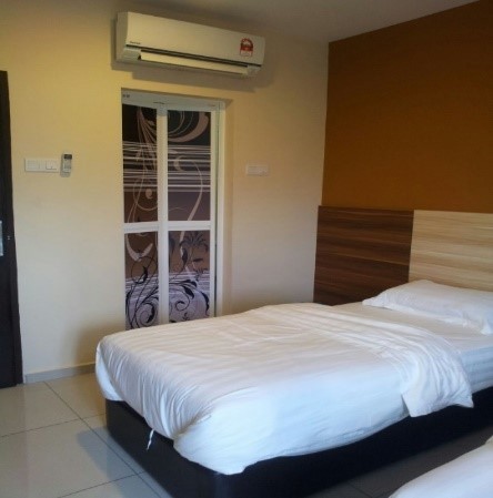 Pengubahsuaian Rumah Kedai Kepada Budjet Hotel Di Simpang Empat Alor Gajah Melaka.