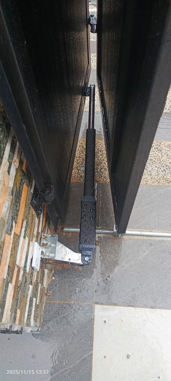 Autogate Taman Bestari Indah Ulu Tiram MOX03 Auto Gate 