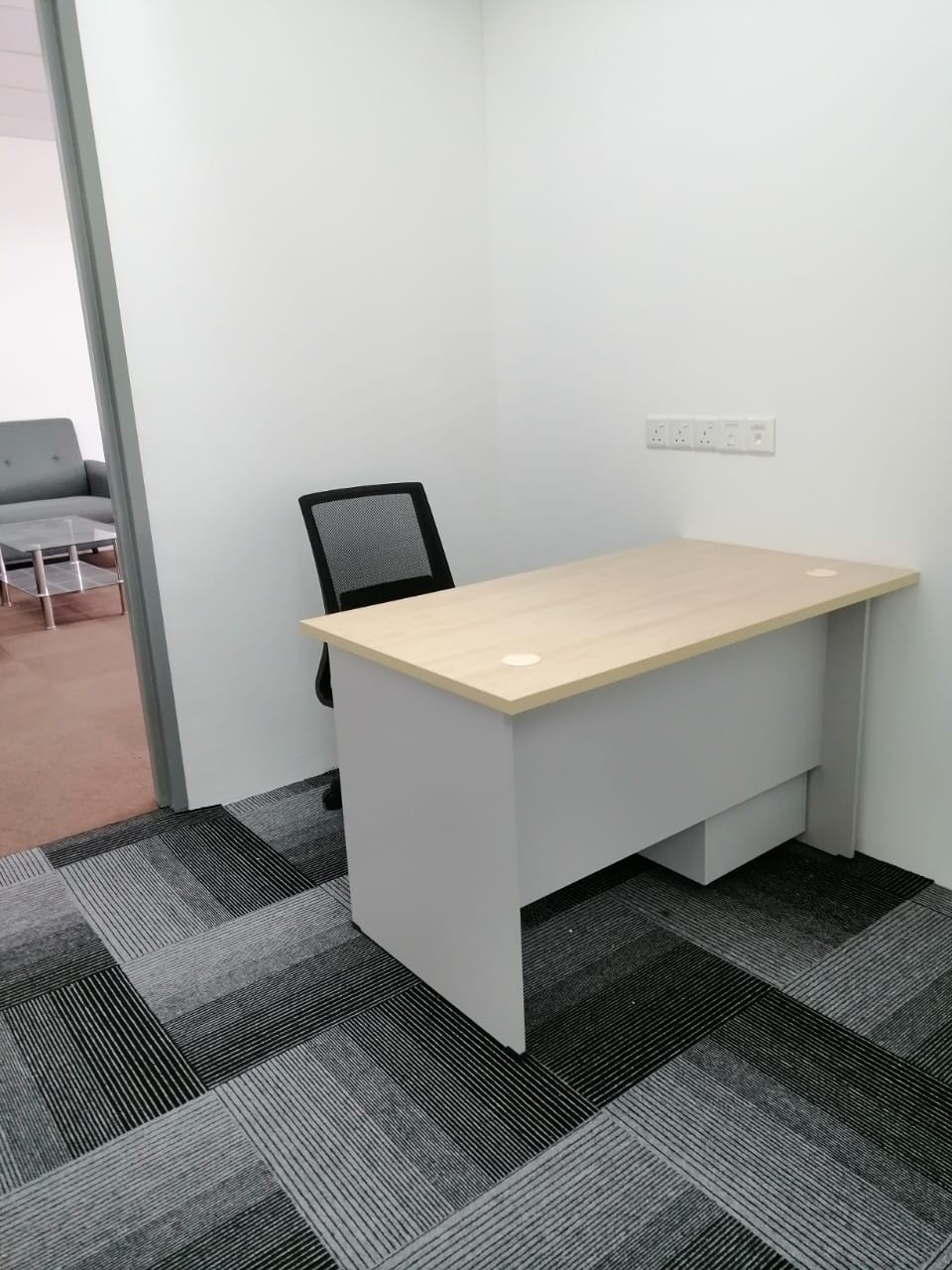 Supply & Install Roller Blinds, Carpet & Workstations @Pejabat Ketua Pengawai Keselamatan IDCC