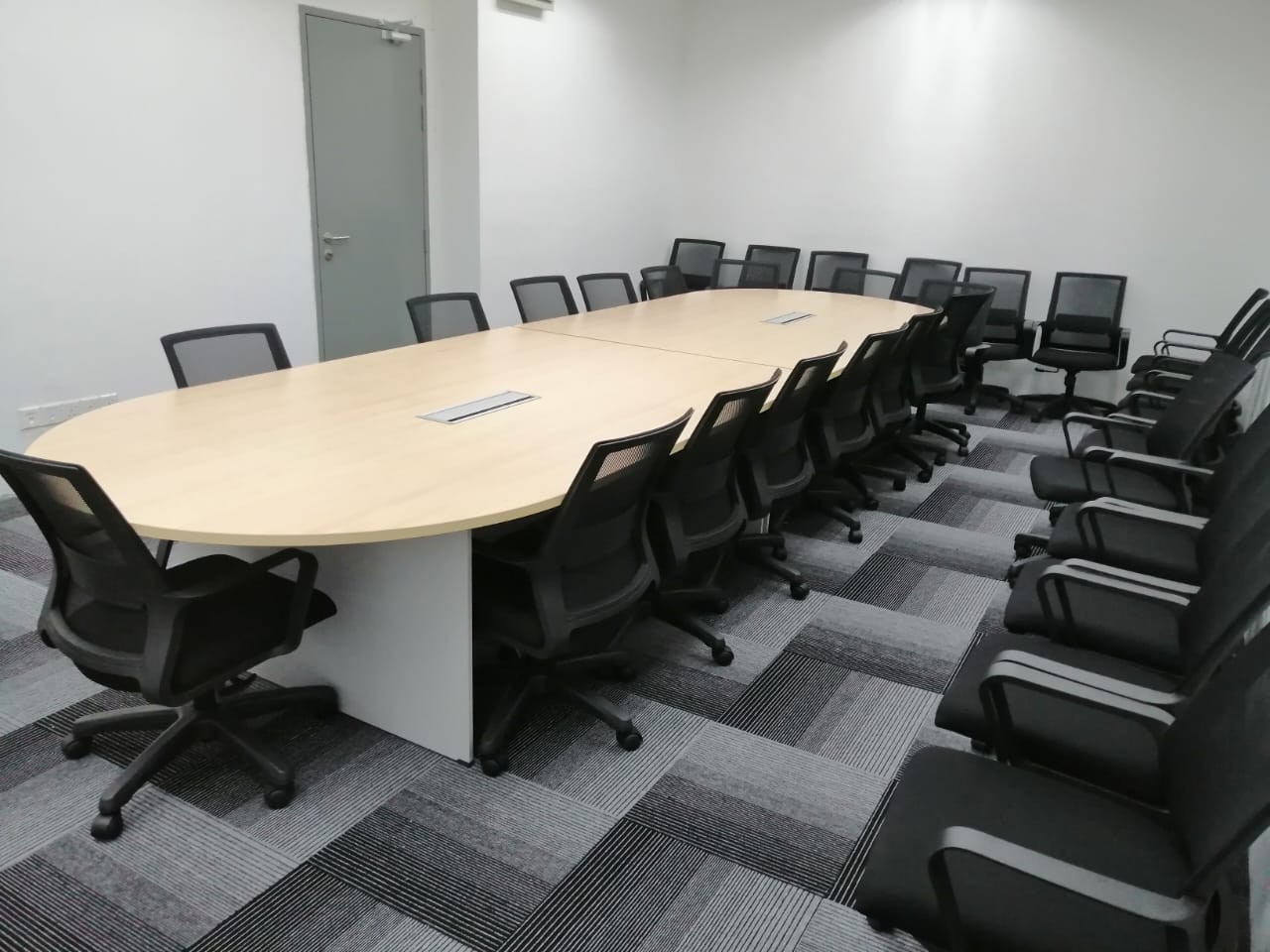 Supply & Install Roller Blinds, Carpet & Workstations @Pejabat Ketua Pengawai Keselamatan IDCC