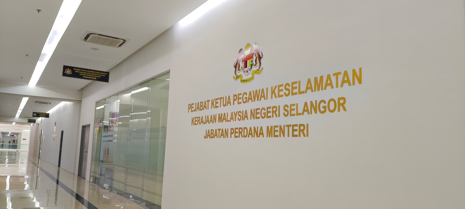 Supply & Install Roller Blinds, Carpet & Workstations @Pejabat Ketua Pengawai Keselamatan IDCC