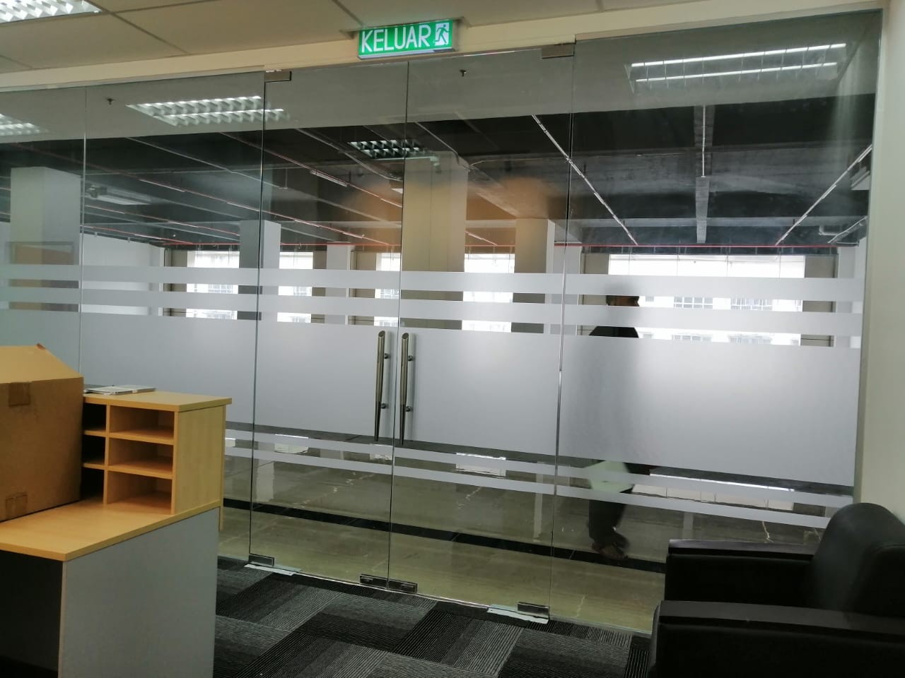 Supply &amp; Install Frosted Tinted &amp; Signage @Pejabat Ketua Pengawai Keselamatan IDCC