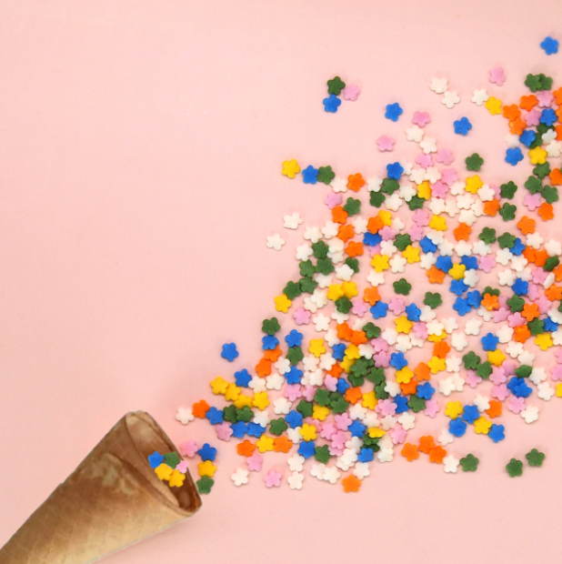 Bulk natural sprinkles with clean-label ingredients, certified for use in children’s food and global confectionery export.